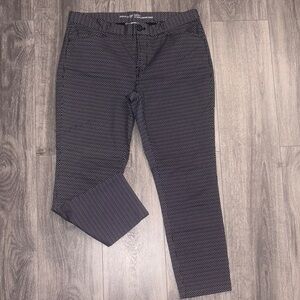 Women’s Black and White Patterned Pants